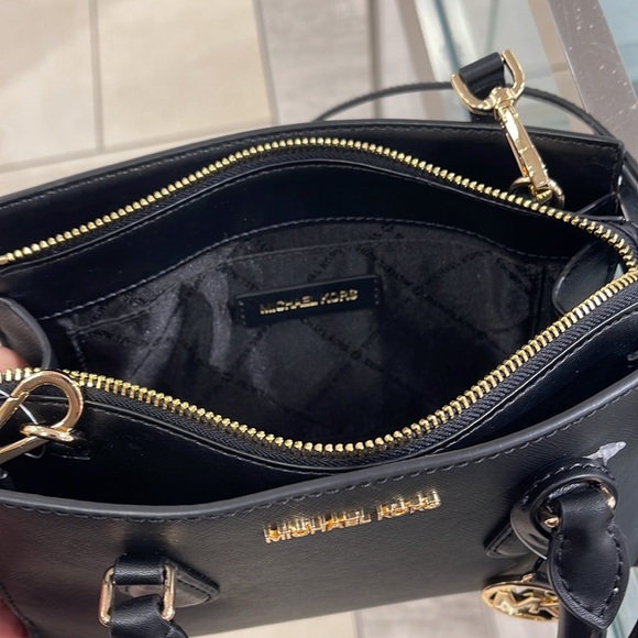 Michael Kors Sheila Small Center Zip Satchel Shoulder Crossbody Bag Non Leather - Picture 8 of 16